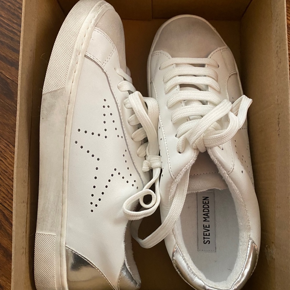 Steve Madden Rezume Sneaker
